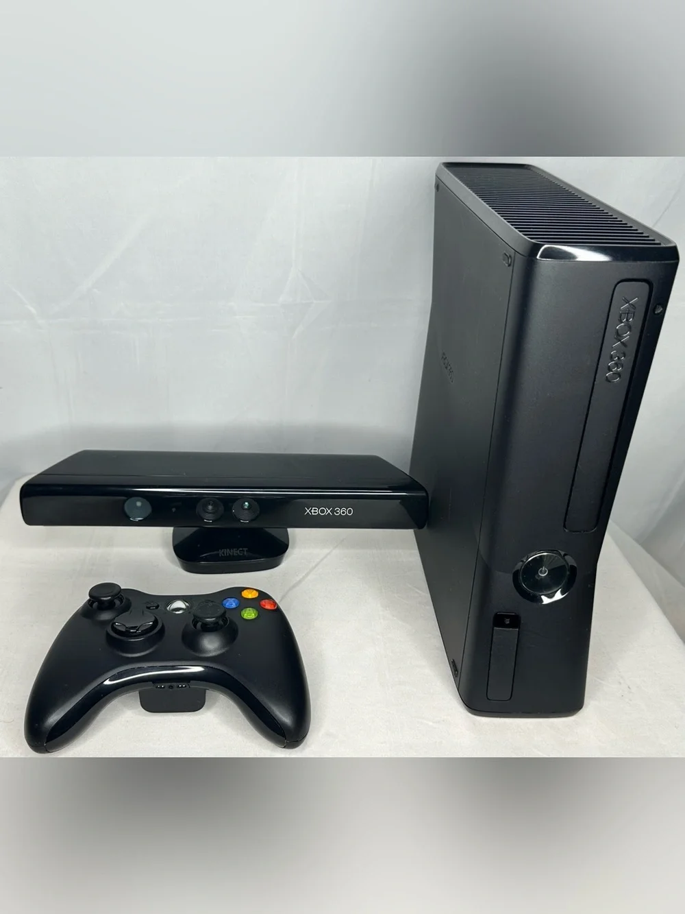 Microsoft Xbox 360 Black Wireless Controller Bundle with Kinect